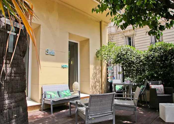 호텔 라 프로므나드 4*