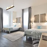 La Promenade 4*