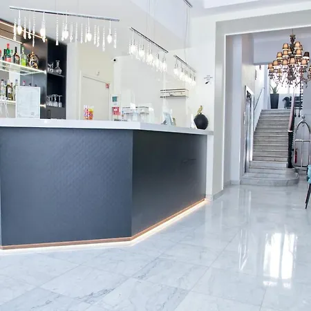 La Promenade 4*