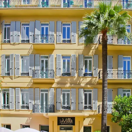 La Promenade Ξενοδοχείο 4*