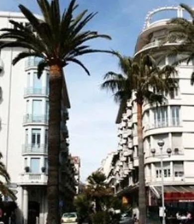 La Promenade 4*