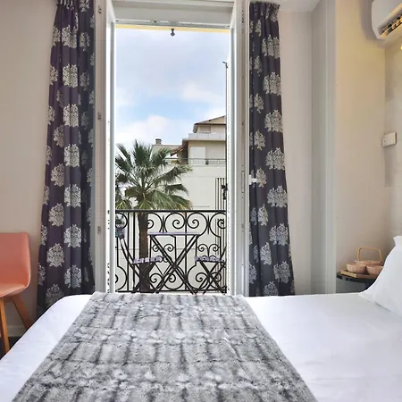 La Promenade Hotel 4*