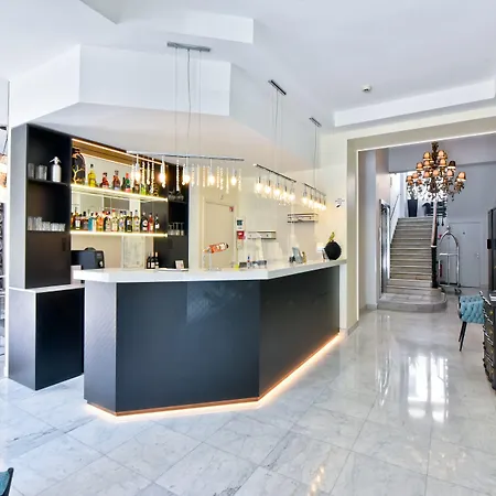 Hotel La Promenade 4*