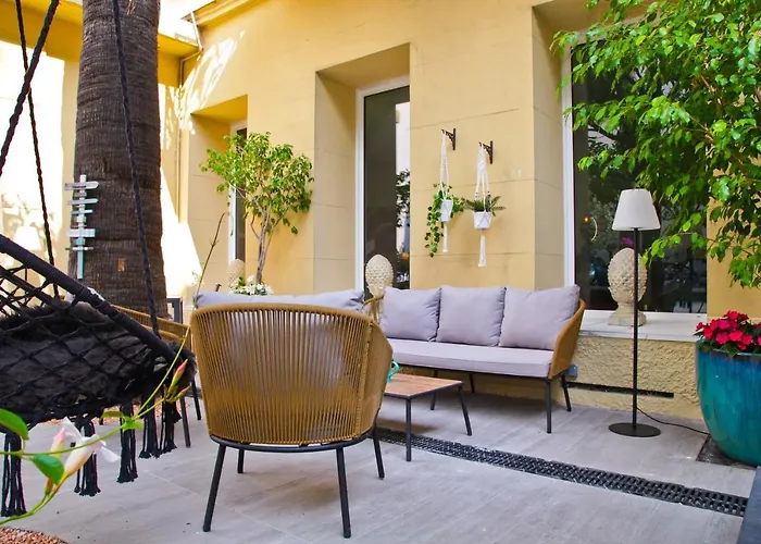 La Promenade Hotel 4*