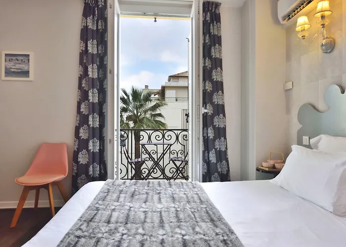 La Promenade Hotel 4*